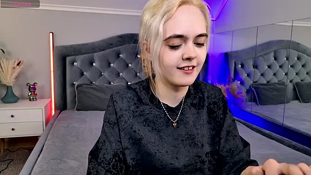 Bambi Bloom online show from 2, 3, 2026