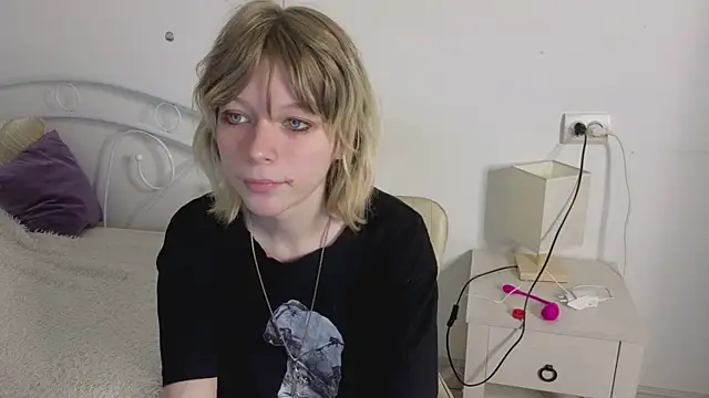 MollySally online show from 12, 6, 2026