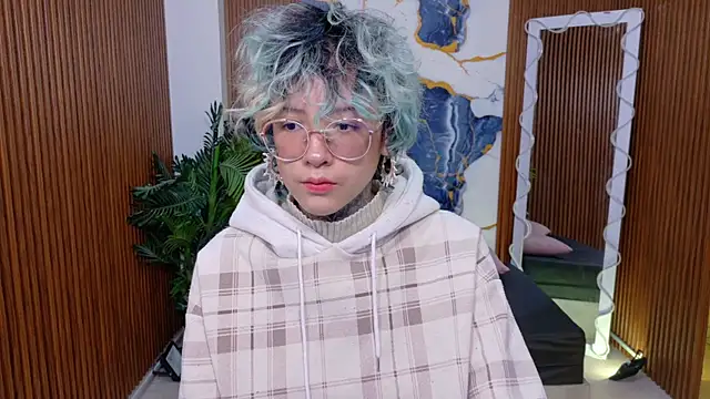 Lyra tay online show from 9, 7, 2026