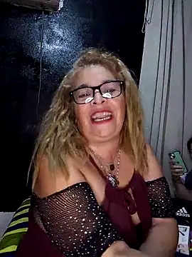 Snapshot of momismilf544 chatting on 8, 5, 2026 momismilf544 online show from 8, 5, 2026