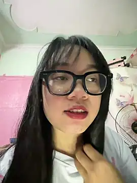 Snapshot of Leeeeiu chatting on 28, 6, 2026 Leeeeiu online show from 28, 6, 2026