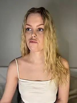 Snapshot of Divine_Caress chatting on 16, 5, 2026 Divine Caress online show from 16, 5, 2026