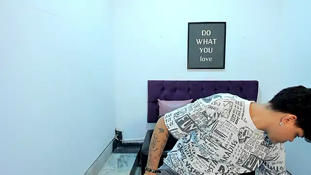 Snapshot of TomBoy_Natali chatting on 22, 3, 2026 TomBoy Natali online show from 22, 3, 2026