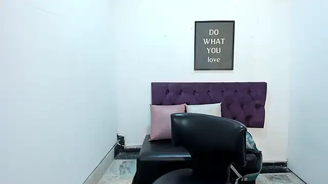 Snapshot of TomBoy_Natali chatting on 25, 3, 2026 TomBoy Natali online show from 25, 3, 2026