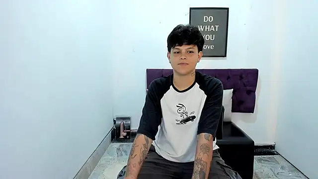 Snapshot of TomBoy_Natali chatting on 12, 4, 2026 TomBoy Natali online show from 12, 4, 2026