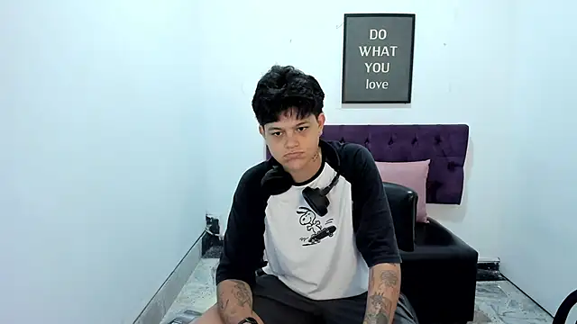 Snapshot of TomBoy_Natali chatting on 13, 4, 2026 TomBoy Natali online show from 13, 4, 2026