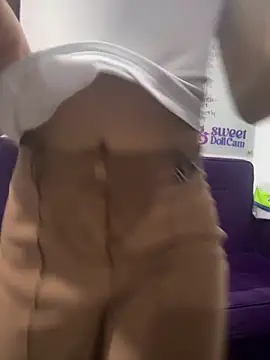   Nahomy online show from 10, 4, 2026