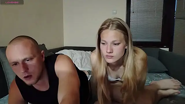 Snapshot of lion_and_kittyy chatting on 4, 6, 2026 lion and kittyy online show from 4, 6, 2026