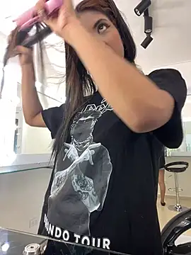 VioletaHills  online show from 6, 3, 2026