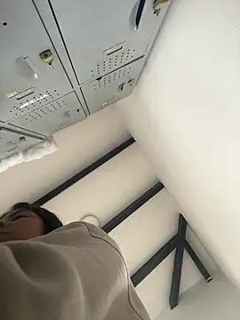 VioletaHills  online show from 13, 4, 2026