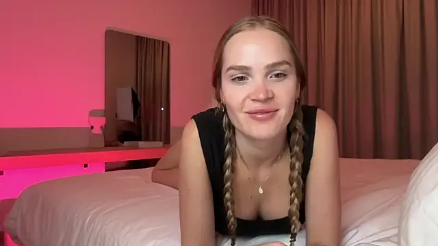 Snapshot of xo_madeline chatting on 6, 5, 2026 xo madeline online show from 6, 5, 2026