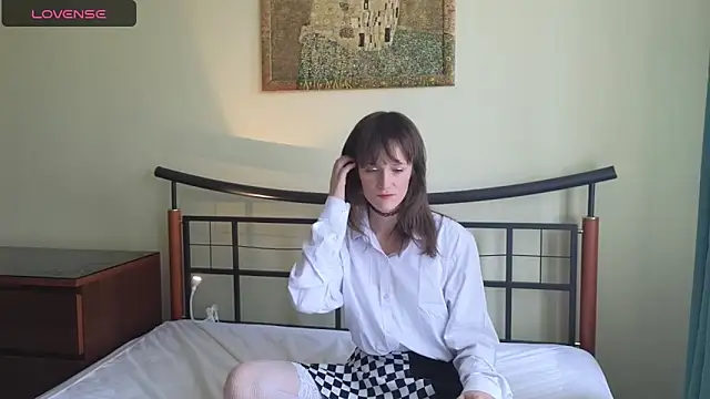 Tender Swan online show from 24, 4, 2026