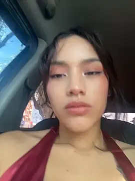 Mia-villalobos online show from 19, 5, 2026