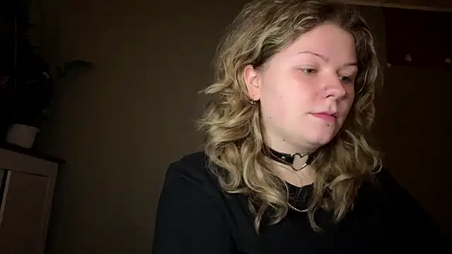 Snapshot of YoungAlina chatting on 7, 4, 2026 YoungAlina online show from 7, 4, 2026