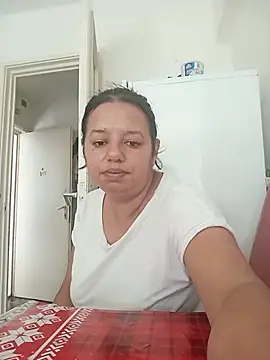 Snapshot of roxana_e43 chatting on 29, 6, 2026 roxana e43 online show from 29, 6, 2026