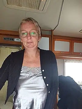 lescoquinsdu40 online show from 11, 3, 2026