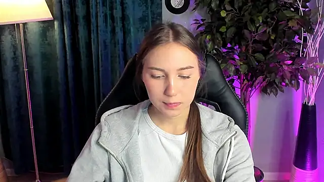 Snapshot of OliviaLang chatting on 23, 3, 2026 OliviaLang online show from 23, 3, 2026