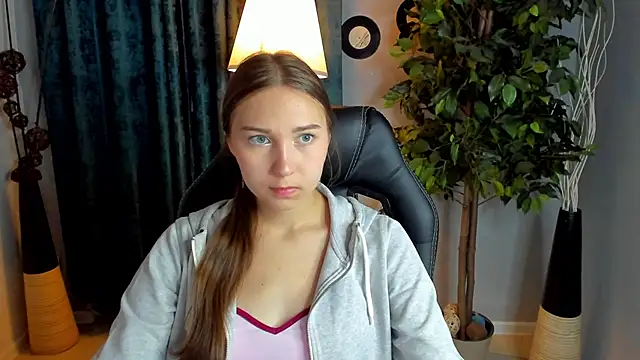 Snapshot of OliviaLang chatting on 15, 5, 2026 OliviaLang online show from 15, 5, 2026