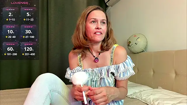Snapshot of Lizacams chatting on 8, 7, 2026 Lizacams online show from 8, 7, 2026