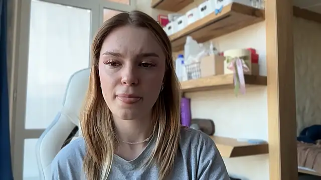 cyberl0ve  online show from 16, 4, 2026