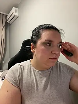 Snapshot of Luizaa004 chatting on 1, 3, 2026 Luizaa004 online show from 1, 3, 2026