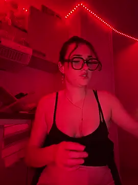 Claraaaaa06 online show from 2, 4, 2026