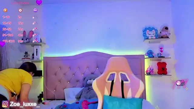 Snapshot of Zoe_Luxxe_ chatting on 23, 5, 2026 Zoe Luxxe online show from 23, 5, 2026