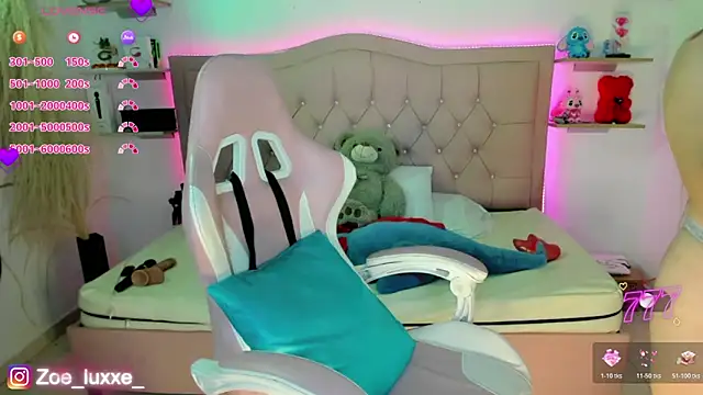 Snapshot of Zoe_Luxxe_ chatting on 23, 5, 2026 Zoe Luxxe online show from 23, 5, 2026