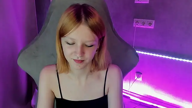 Snapshot of Emma_Dusk chatting on 11, 7, 2026 Emma Dusk online show from 11, 7, 2026