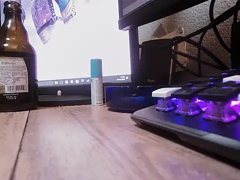 FuckBoyNRW86 online show from 5, 4, 2026