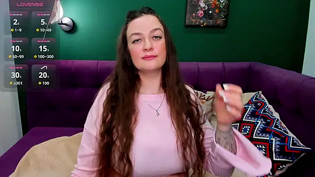 Charlottecurvyy online show from 13, 3, 2026