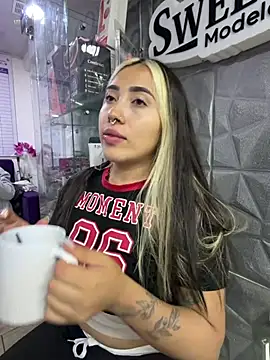 ManuelaVeeleez online show from 4, 7, 2026