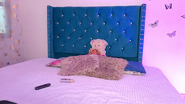 Snapshot of _Scarlett-1_ chatting on 6, 3, 2026 Scarlett-1 online show from 6, 3, 2026