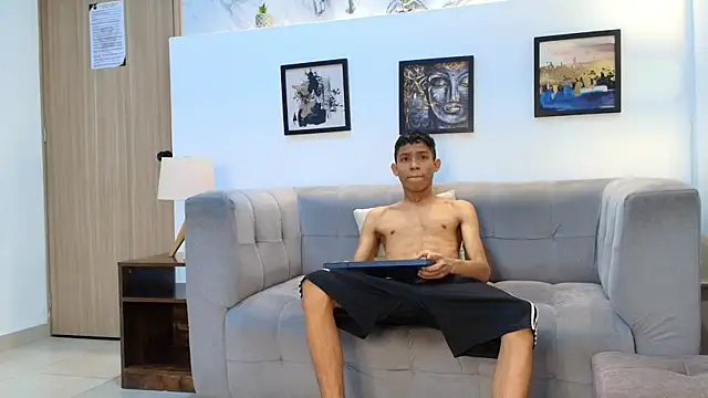 SKINNY BOYXXX online show from 11, 4, 2026