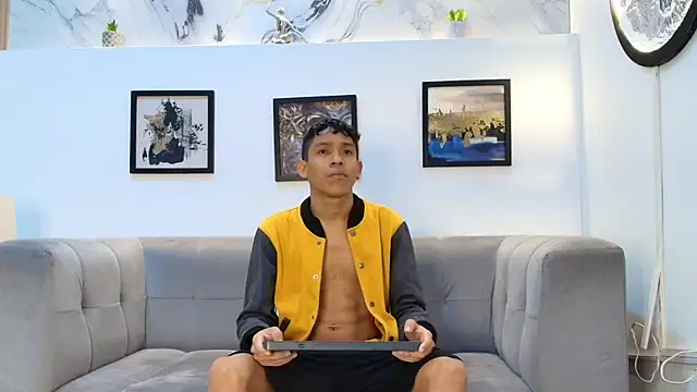 SKINNY BOYXXX online show from 14, 4, 2026