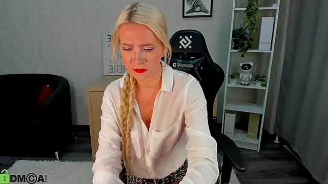 Ledi Luna online show from 9, 4, 2026