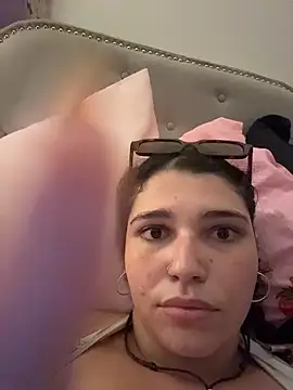 Snapshot of blushbunnyyyy chatting on 8, 3, 2026 blushbunnyyyy online show from 8, 3, 2026