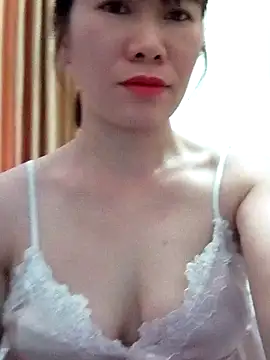 Snapshot of Bondgirl_9 chatting on 27, 5, 2026 Bondgirl 9 online show from 27, 5, 2026