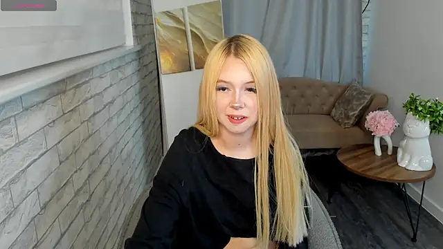 Snapshot of Edna_Martin chatting on 9, 4, 2026 Edna Martin online show from 9, 4, 2026