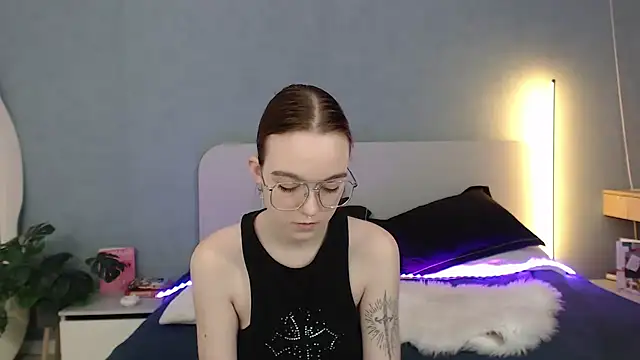 SunyLily online show from 29, 3, 2026