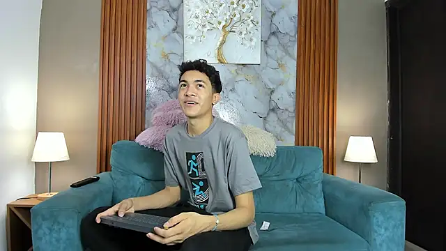 SKYN MAN online show from 12, 4, 2026