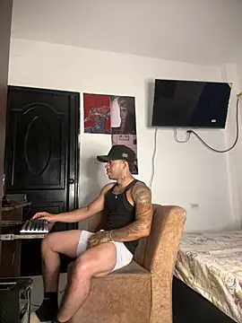 Snapshot of Kenny_romano chatting on 21, 4, 2026 Kenny romano online show from 21, 4, 2026