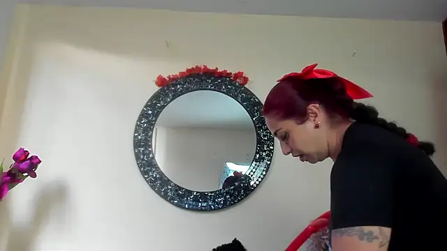 Maye Milf  online show from 20, 3, 2026