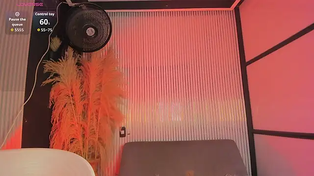 Snapshot of kittyBlossom_1 chatting on 26, 7, 2026 kittyBlossom 1 online show from 26, 7, 2026
