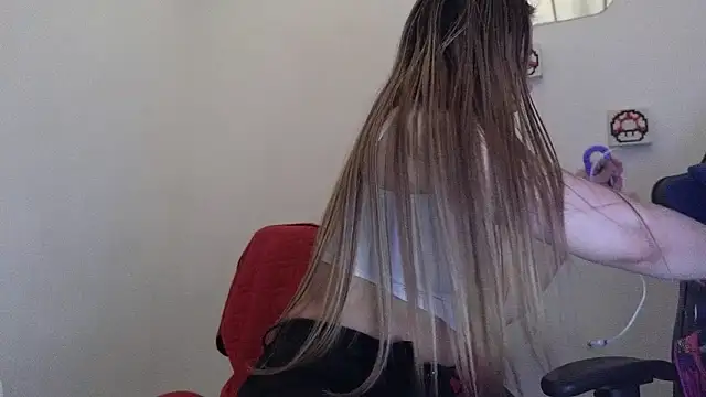 Caroline hernandes online show from 16, 3, 2026