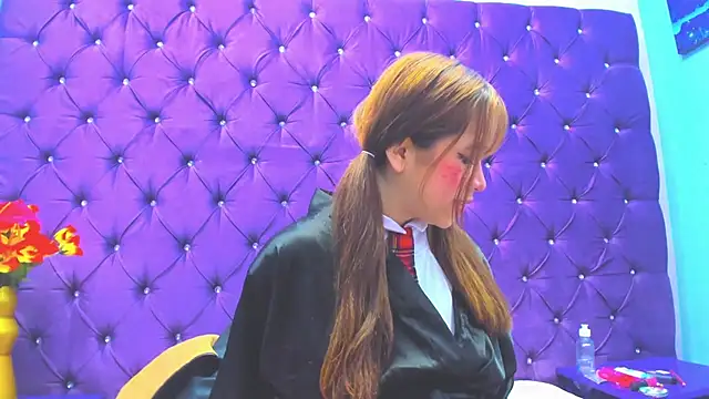 ZoeBarbiee online show from 27, 3, 2026