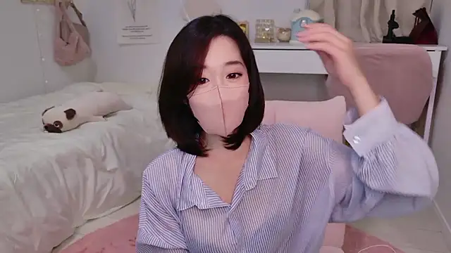 YURIKAsan  online show from 7, 6, 2026
