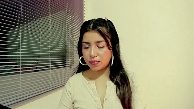 Snapshot of HeraGaia chatting on 28, 3, 2026 HeraGaia online show from 28, 3, 2026