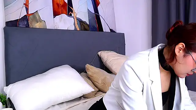 Snapshot of NelleMihalko chatting on 11, 7, 2026 NelleMihalko online show from 11, 7, 2026