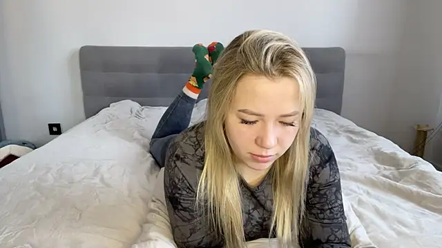 alyrasun online show from 18, 4, 2026